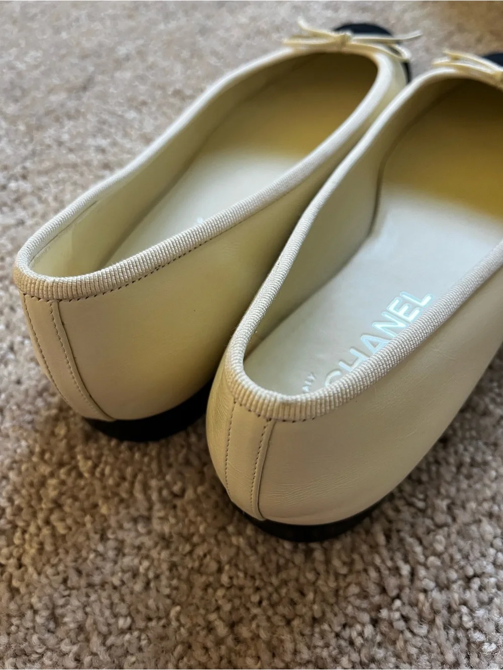 Chanel Authentic Ivory Ballet Flats Size 39 - Picture 6 of 15